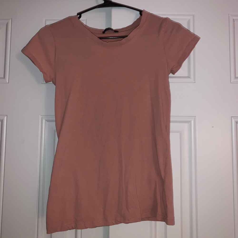 peach colored tee shirt